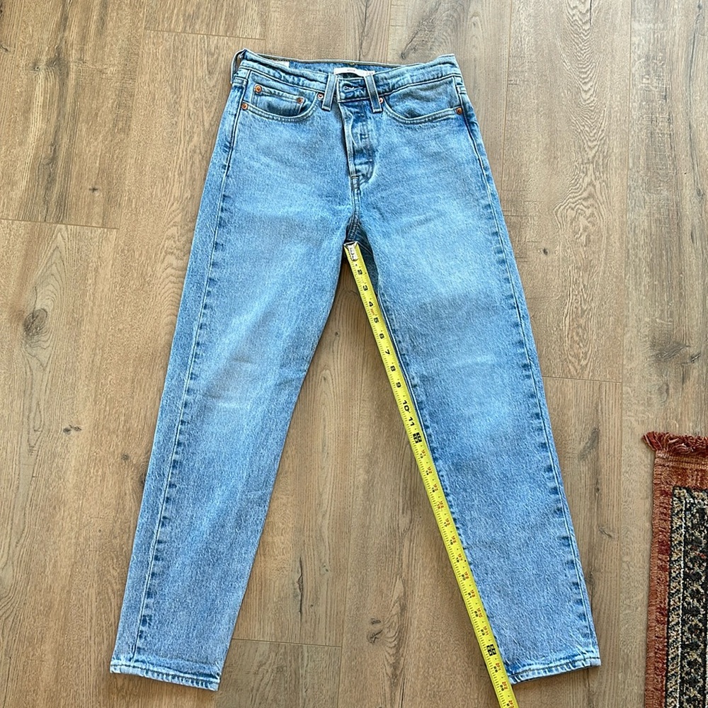 Levi Wedgie size 27
